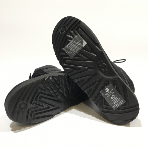 UGG CLASSIC MINI LACE UP WEATHER BOOTS -SNOW / WATERPROOF -BLACK -MEN’S US 11 - Picture 9 of 9